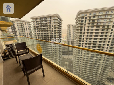 Spacious Apartment with Stunning Views Image 7