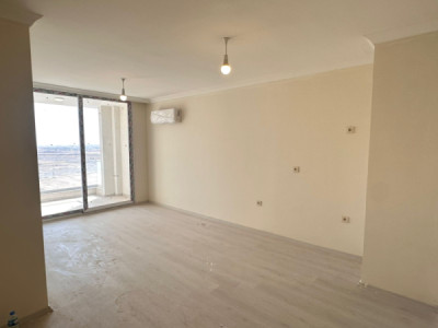 Modern 2-bedroom apartment near airport image 1
