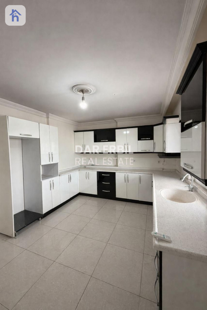 Spacious 3 Bedroom Apartment with Great Views