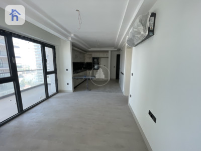 Modern Apartment in Rami Towers image 7