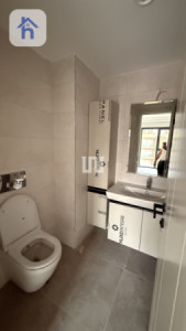 Modern One-Bedroom Apartment in Rami Towers Resim 6