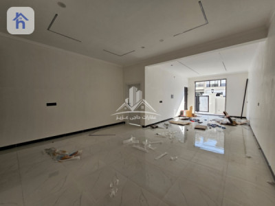 Modern House with Ample Space Image 6