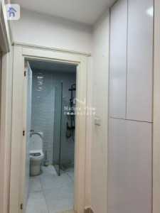 Modern and Bright One Bedroom Flat Image 8