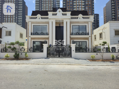 Spacious House with 6 Bedrooms — 1