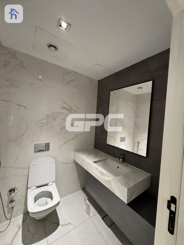 Spacious 2-Bedroom Apartment with Modern Facilities Resim 16