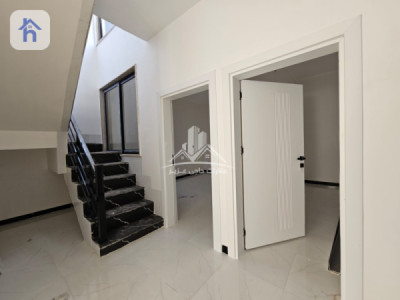 Modern House with Ample Space Image 5