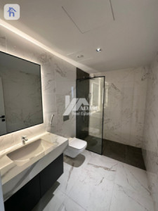 Luxurious 3 Bedroom Apartment in Prime Location Image 10
