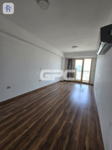 Luxurious Four Bedroom Apartment Image 6