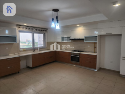 Apartment Opposite Garden Image 4