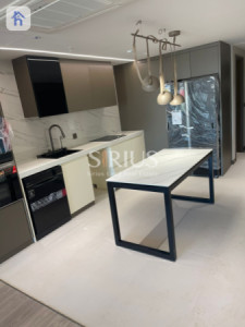 Luxury Apartment with Stunning Views Image 3