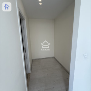 Modern Apartment with 1 Bedroom Image 6