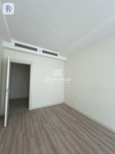 Spacious Apartment in Empire Square Resim 3