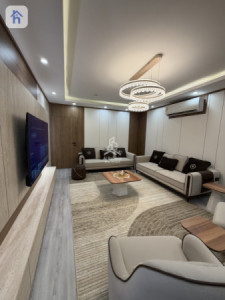 Modern 3 Bed Apartment with Views image 1