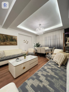 Modern 2-Bed Apartment image 1