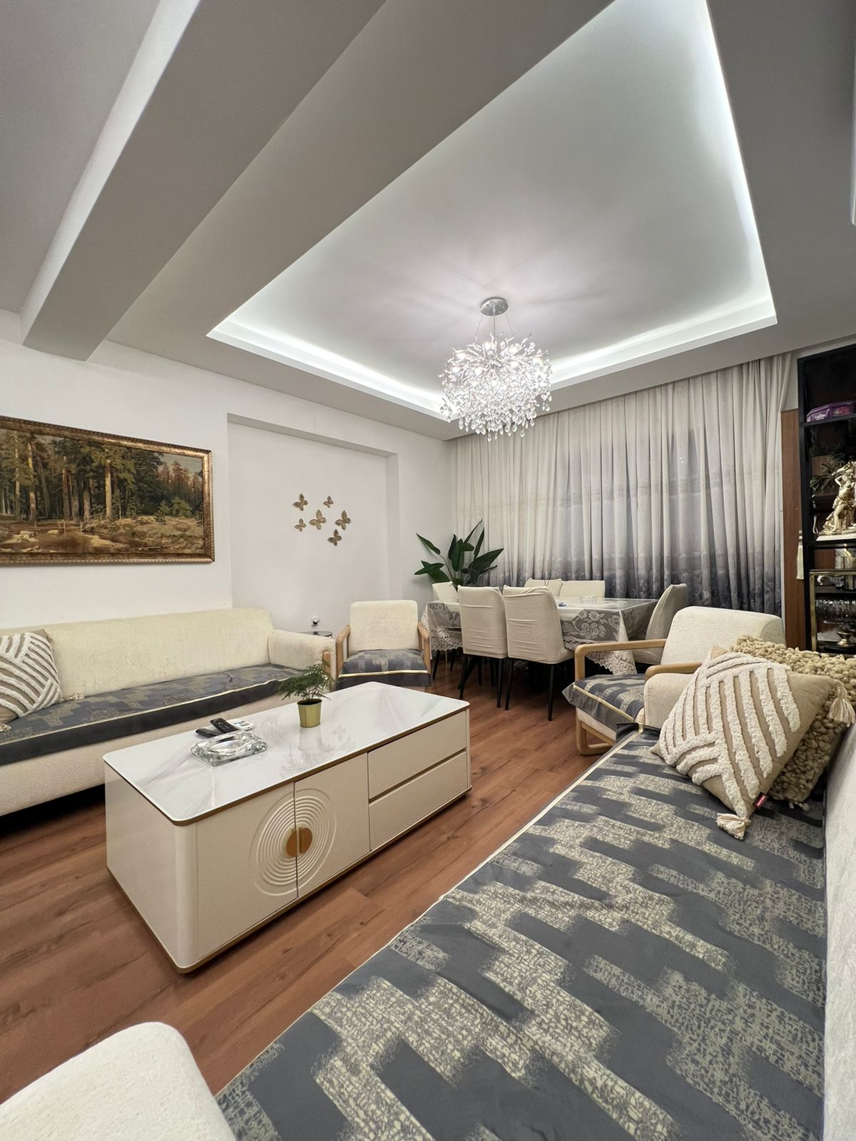 Modern 2-Bed Apartment