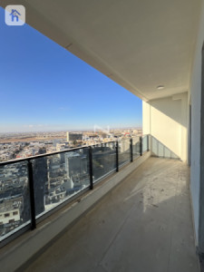One-Bedroom Apartment in Queen Tower image 5