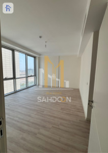 Luxurious Empire Square: 2-Room Apartment image 2