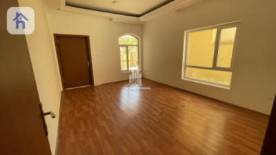 Spacious house in Italian Village 1 Image 12