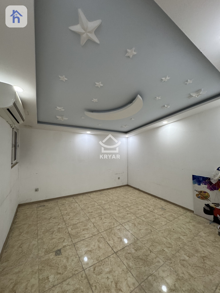 Spacious 5-Bedroom House in Italian Village 1 Image 14