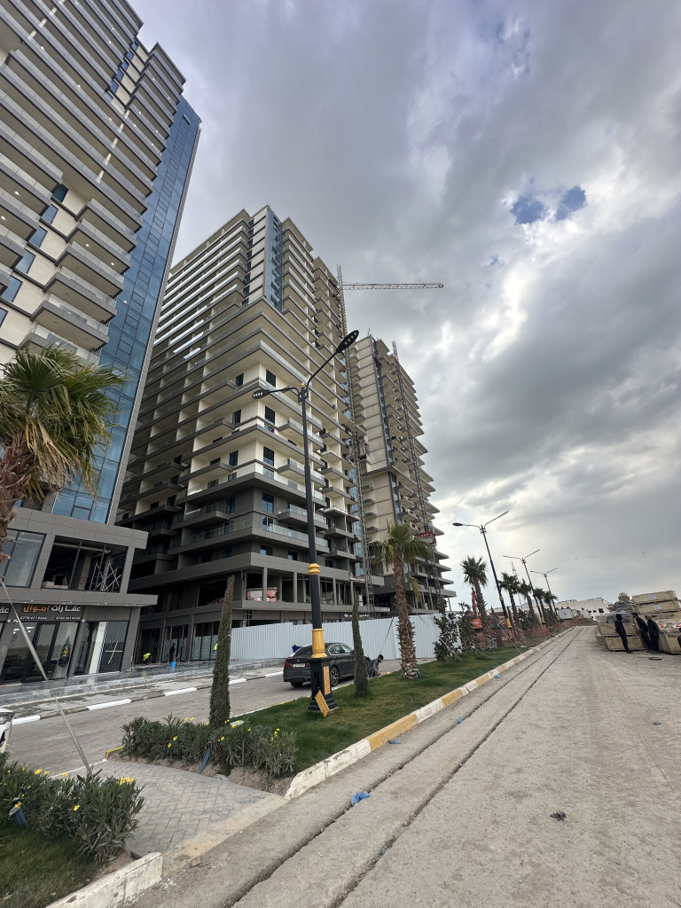 Cozy Apartment with Stunning Views Image 7