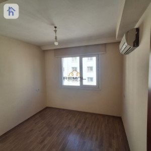 Modern Spacious Apartment in Prime Location image 6