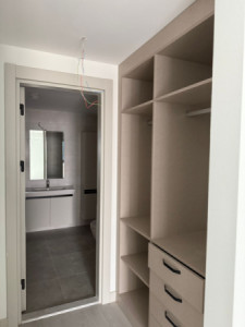 Corner Apartment Image 7