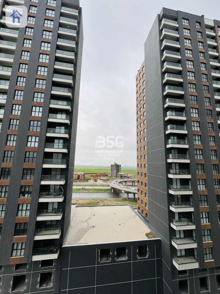 Bright 3-BR Apartment in Ganjan Life