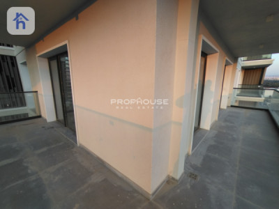 Elegant Three Bedroom Residence in Prime Location Image 5