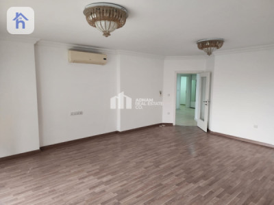 Apartment Opposite Garden Image 6