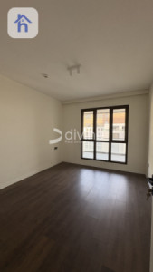 Elegant Apartment in Prime Location image 2