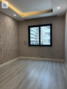 Modern Apartment with 2 Bedrooms Image 3