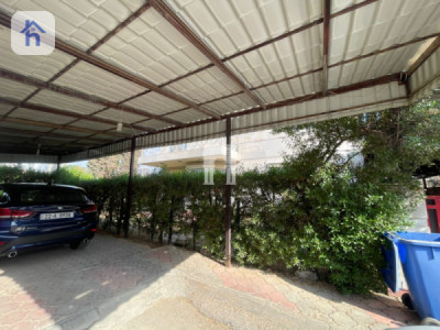 Spacious 5-Bedroom House in English Village Image 3