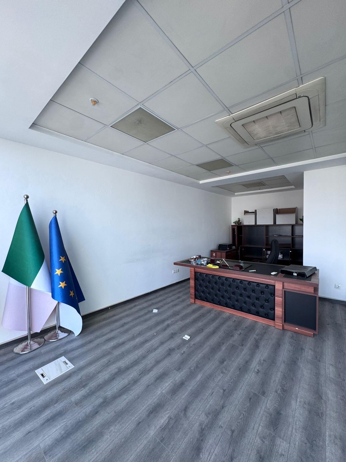 مساحة مكتبية حديثة في أبراج إمباير للأعمال