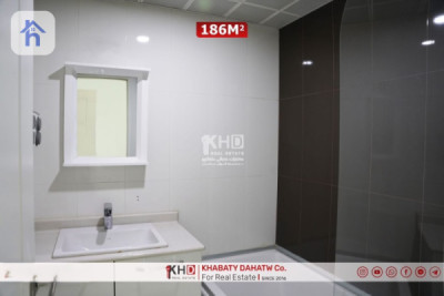 Modern 2 BR Apartment in Empire Wings Image 8