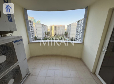 Modern 3-Bedroom Apartment image 12