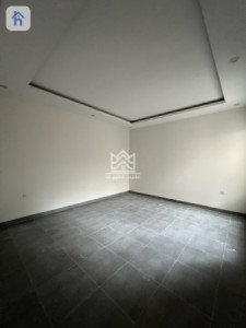 One Floor House image 8