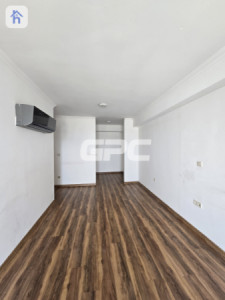 Luxurious Four Bedroom Apartment Image 5