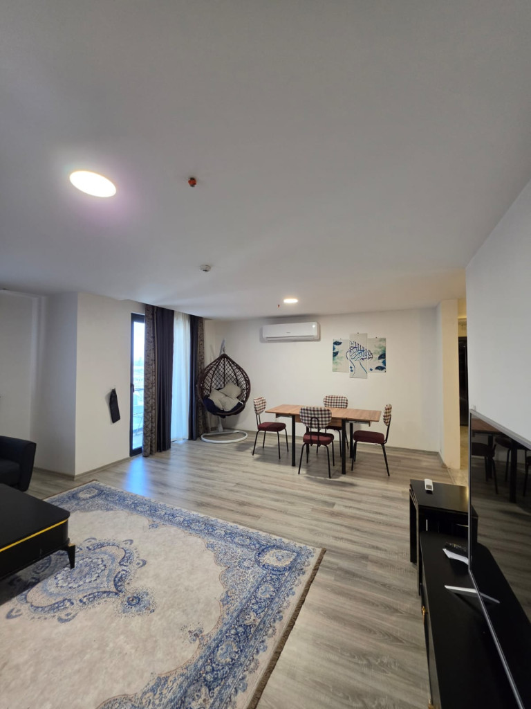Corner Apartment Image 2