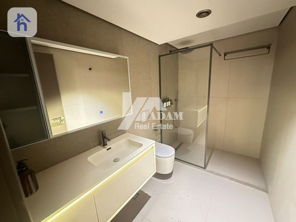 Corner Apartment Image 2