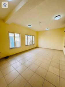 Spacious 4 Bedroom House Image 5