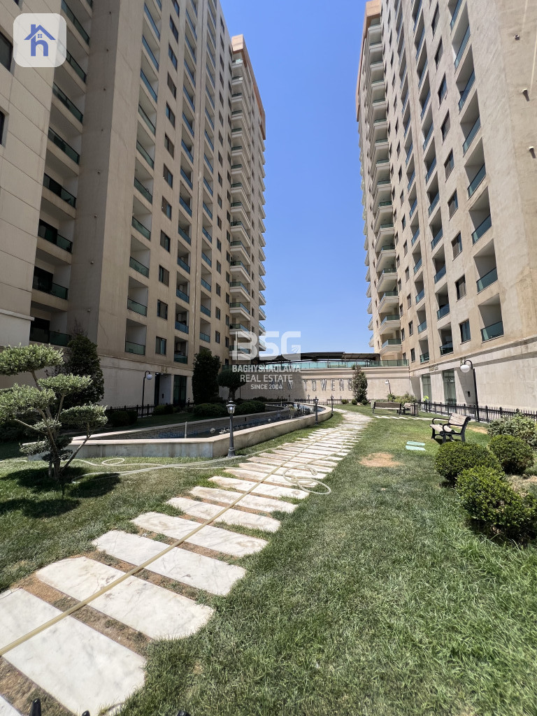 Spacious Apartment with 4 Bedrooms