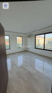 Spacious Family Home in American Village image 32