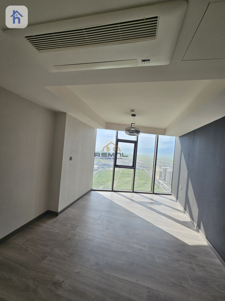 Spacious apartment with stunning views Image 2