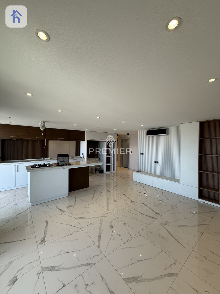 Luxurious 4-Bedroom Apartment with Stunning Views