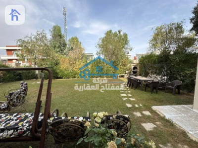 Spacious house with garden Image 4