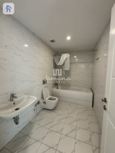 Spacious Apartment with 4 Bedrooms Image 11