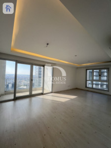 Luxurious 3-Bedroom Flat with Stunning Views image 2