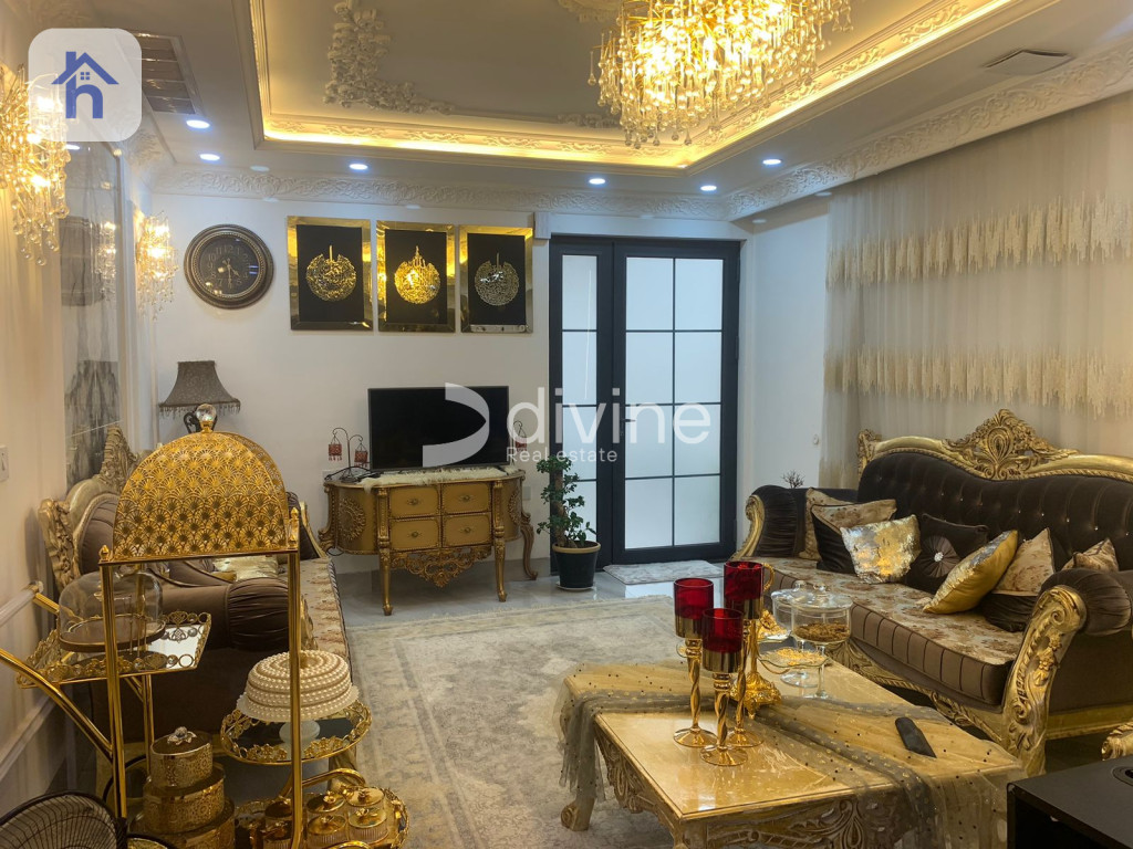 Modern House with 4 Bedrooms Image 2