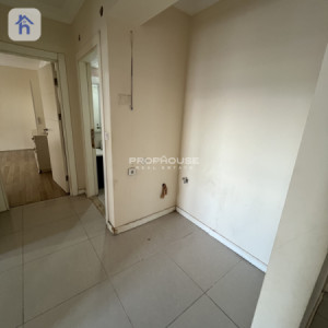 Spacious Apartment with 3 Bedrooms Image 7