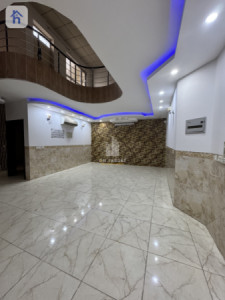 Spacious house with multiple rooms image 6